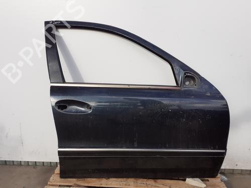 Used Right front door MERCEDES-BENZ E-CLASS (W211) E 220 CDI (211.006) (150 hp) 26245395