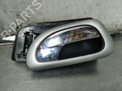 Used Front right interior door handle PEUGEOT 307 SW (3H) 2.0 HDI 90 (90 hp) 26256916