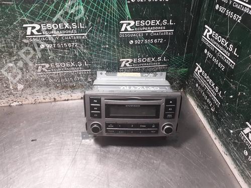 Used Radio HYUNDAI SANTA FÉ II (CM) 2.2 CRDi (155 hp) 8293042