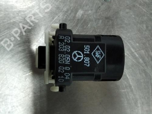 Left rear window switch MERCEDES-BENZ C-CLASS (W203) C 220 CDI (203.008) | BP26256322I29 