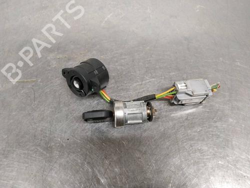 Used Ignition barrel FORD MONDEO II (BAP) 1.8 i (115 hp) 26267836