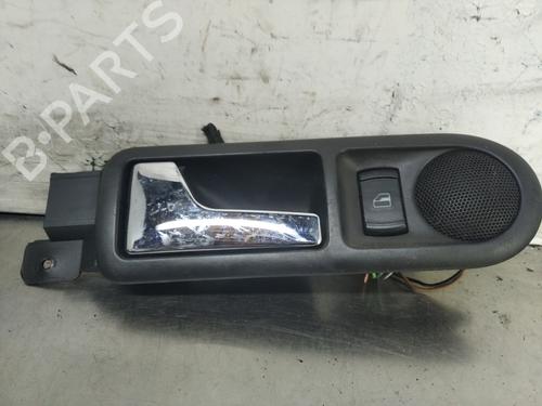 Venstre bak invendig håndtak VW PASSAT B5 (3B2) 1.9 TDI (90 hp) 26254061