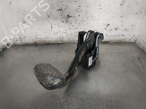 Used Break pedal MERCEDES-BENZ C-CLASS (W204) C 200 Kompressor (204.041) (184 hp) 27401493