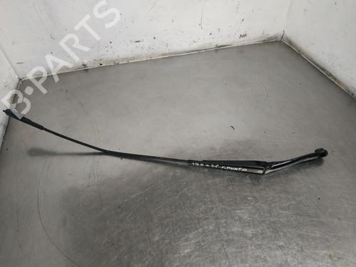 Used Front windshield wiper arm FIAT PUNTO EVO (199_) 1.3 D Multijet (199AXC1A, 199BXC1A, 199AXT1A, 199BXT1A) (75 hp) 26267750