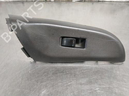 Used Right front window switch NISSAN ALMERA TINO (V10) 2.2 dCi (112 hp) 26255002
