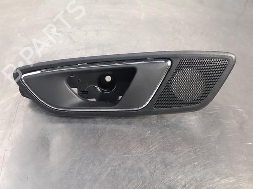 Venstre bagtil invendig håndtag SEAT LEON (1P1) 2.0 FSI (150 hp) 26243306
