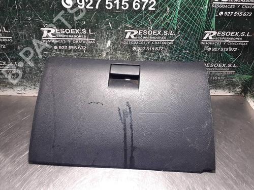Used Glove box HYUNDAI GETZ (TB) 1.1 (63 hp) 9430301