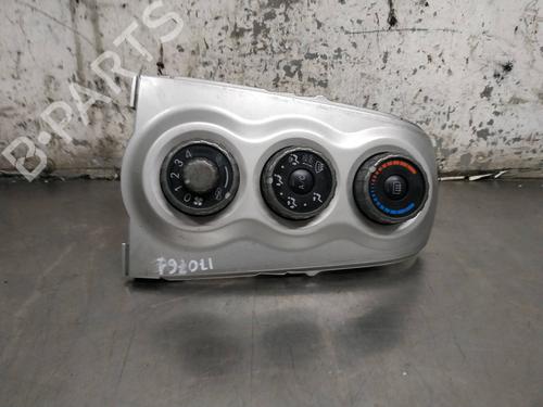 AC Styreenhet / Manøvreringsenhet TOYOTA YARIS (_P9_) 1.4 D-4D (NLP90_, NLP90R) (90 hp) 27402158