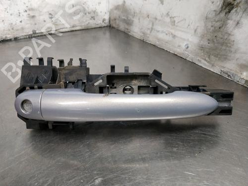 Used Front left exterior door handle RENAULT MEGANE II (BM0/1_, CM0/1_) 1.5 dCi (BM02, BM13, BM2A, CM02, CM13) (101 hp) 26254571