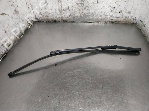 Used Front windshield wiper arm MERCEDES-BENZ CLK (C209) CLK 270 CDI (209.316) (170 hp) 26265763