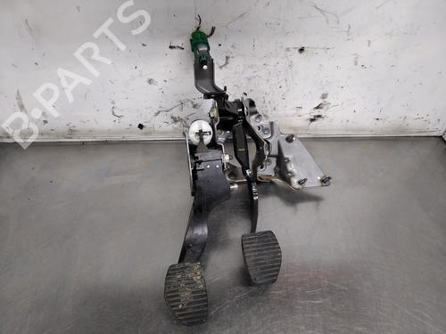 Used Break pedal PEUGEOT 5008 (0U_, 0E_) 1.6 BlueHDi 120 (120 hp) 27400171