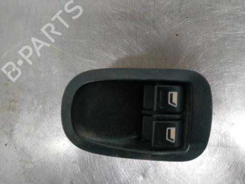 Fensterheberschalter links vorne für PEUGEOT 206 Hatchback (2A/C) 1.4 i (75 hp) 26256027
