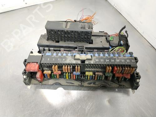 Used Fuse box BMW 3 (E46) 320 d (136 hp) 26253006