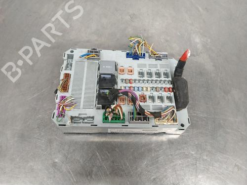 Used Fuse box JAGUAR XF I (X250) 2.7 D (207 hp) 26267238