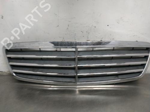 Grill MERCEDES-BENZ C-CLASS (W203) C 220 CDI (203.008) A2038800123