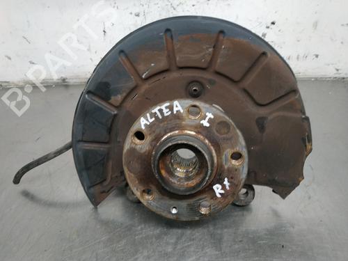 Used Left front steering knuckle SEAT ALTEA (5P1) 2.0 TDI 16V (140 hp) 26256485