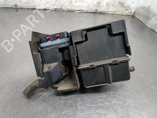 Fuse box VW TOURAN (1T1, 1T2) 2.0 FSI | BP27401002E1 