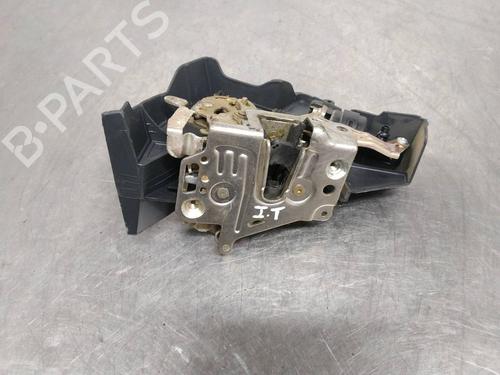 Rear left lock MERCEDES-BENZ E-CLASS (W210) E 300 D (210.020) 2027330108