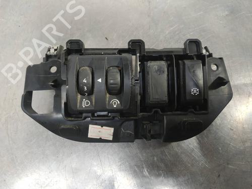 Used Headlight switch RENAULT CLIO II Hatchback Van (SB0/1/2_) 1.5 dCi (68 hp) 26244403