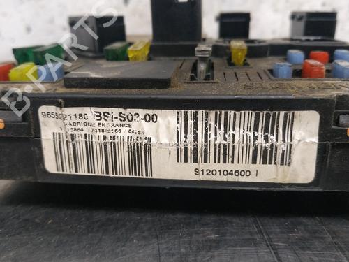Fuse box PEUGEOT 407 SW (6E_, 6D_) 2.0 HDi | BP26256411E1 