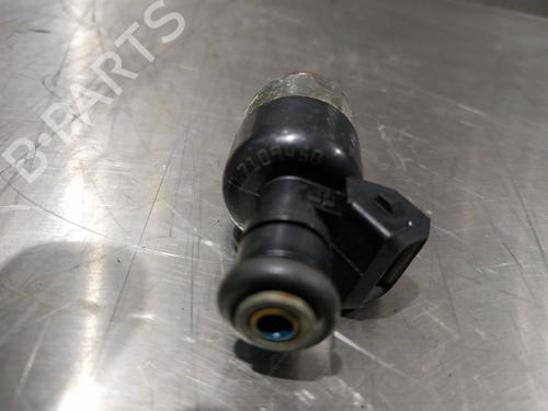 Used Injector DAEWOO NUBIRA Saloon (J100) 1.6 16V (103 hp) 9203303