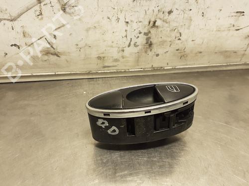 Used Right front window switch MERCEDES-BENZ E-CLASS (W211) E 220 CDI (211.006) (150 hp) 26245314