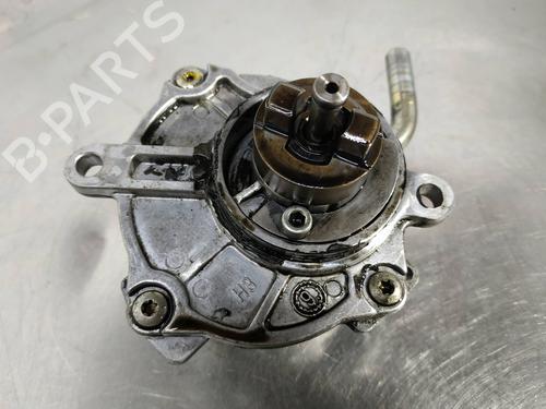 Used Vacuum pump MERCEDES-BENZ C-CLASS (W203) C 220 CDI (203.008) (150 hp) 26243124