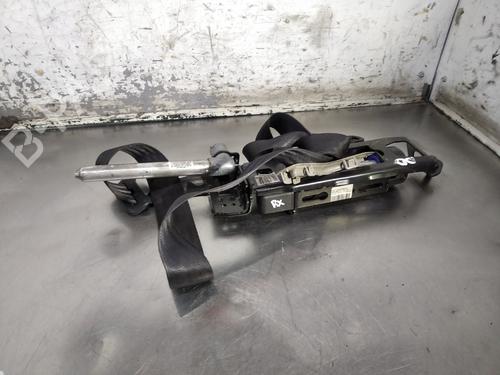 Used Front right seatbelt VOLVO S40 I (644) 2.0 T (160 hp) 26246899
