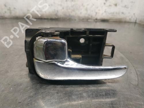 Used Front left interior door handle NISSAN PRIMERA Hatchback (P11) 2.0 TD (90 hp) 26262735