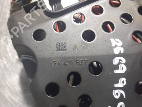 Fuse box OPEL ZAFIRA A MPV (T98)  | BP8696905E1 