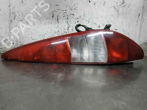 Used Right taillight FORD MONDEO III (B5Y) 2.0 16V (146 hp) 26255583