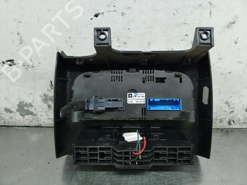 AC Styreenhet / Manøvreringsenhet OPEL ZAFIRA A MPV (T98) 2.2 16V (F75) (147 hp) 27402838