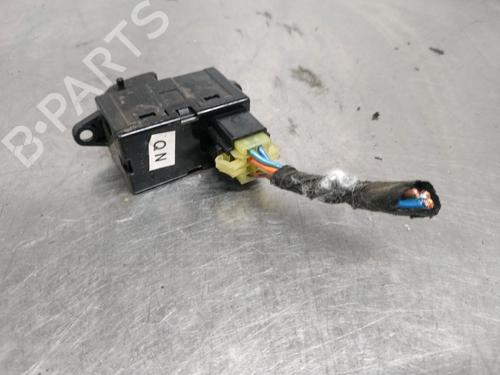 Right front window switch DAEWOO NUBIRA Saloon (J100) 1.6 16V | BP26262837I26 