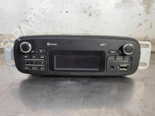 Used Radio RENAULT CLIO II Hatchback Van (SB0/1/2_) 1.5 dCi (68 hp) 26244377
