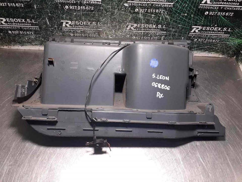 Glove box SEAT LEON (1M1) 1.6 16 V 1M1857103 BParts