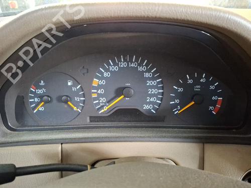 Used Instrument cluster Instrument cluster MERCEDES-BENZ E-CLASS T-Model (S210) E 320 T 4-matic (210.282) (224 hp) 33824822 33824822