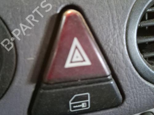 Used Warning switch Warning switch MERCEDES-BENZ A-CLASS (W168) A 170 CDI (168.009, 168.109) (95 hp) 33824850 33824850