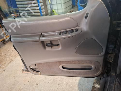 Venstre frontpanel FORD USA EXPLORER (U2, U_) 4.0 V6 4WD (162 hp) 30152497
