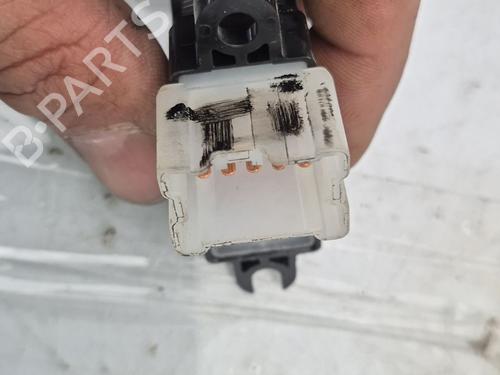 Used Left rear window switch NISSAN JUKE (F16_) DIG-T 117 (117 hp) 26322543