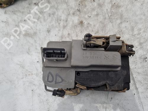 Høyre foran lås PEUGEOT 206 Hatchback (2A/C) 1.9 D (69 hp) 16939453