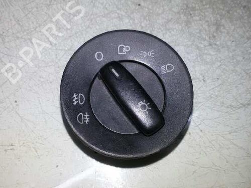 Used Headlight switch SKODA OCTAVIA II Combi (1Z5) 2.0 TDI (140 hp) 7991310
