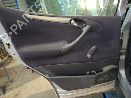 Forra trás esquerda Forra trás esquerda MERCEDES-BENZ A-CLASS (W168) A 170 CDI (168.009, 168.109) (95 hp) 33824856 33824856