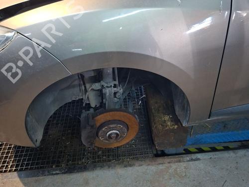 left-front-fenders-renault-megane-iii-hatchback-bz01_-b3_-2008-39142086 main image