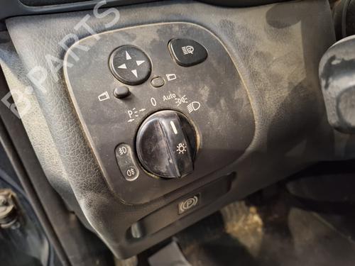 Used Headlight switch MERCEDES-BENZ C-CLASS (W203) C 270 CDI (203.016) (170 hp) 22321769
