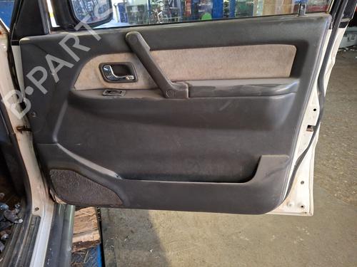 Forreste højre beklædning MITSUBISHI PAJERO II (V3_W, V2_W, V4_W, V5_W) 2.5 TDiC (V44W, V24W) (99 hp) 29322071