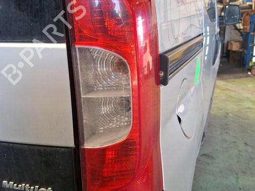 Høyre baklys FIAT QUBO (225_) 1.3 D Multijet (225AXG1A, 225CXG1A, 225AXG11, 225CXG11) (80 hp) 30143061