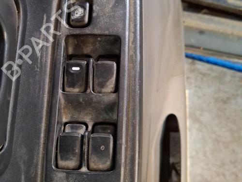 Venstre fortil elrude kontakt MITSUBISHI PAJERO III (V7_W, V6_W) 3.2 Di-D (V68W, V78W) (165 hp) 32381669