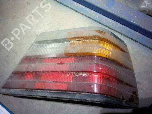 Used Right taillight MERCEDES-BENZ 124 Saloon (W124) 300 D (124.130) (110 hp) 7939377