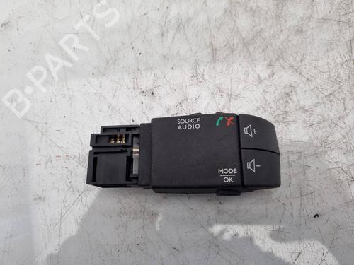 Used Switch DACIA DOKKER Express Box Body/MPV 1.5 dCi 75 / Blue dCi 75 (FEJW, FEAH) (75 hp) 9107680