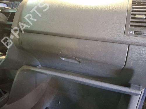 Used Glove box VW POLO IV (9N_, 9A_) 1.4 TDI (75 hp) 28513708